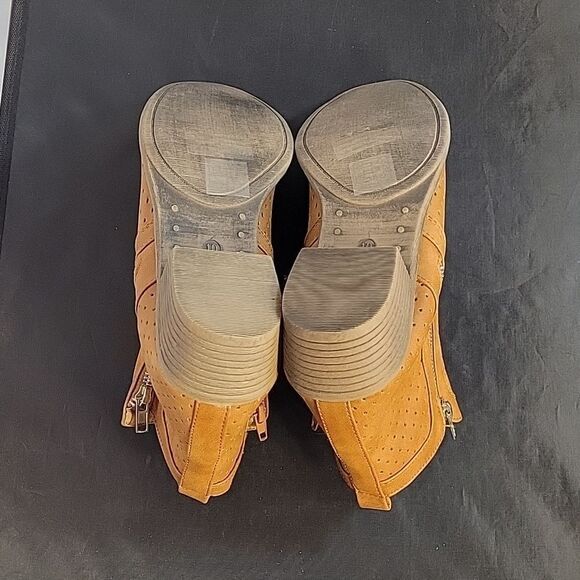 BRAND NEW SOCIOLOGY TWO-ZIP ROUND TOE SLIP-ON BOOTIES - Picture 12 of 13